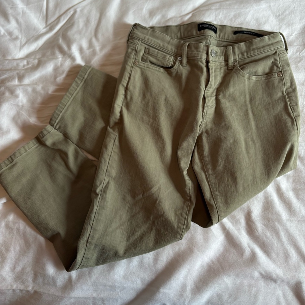 Banana Republic Jeans olive. 27